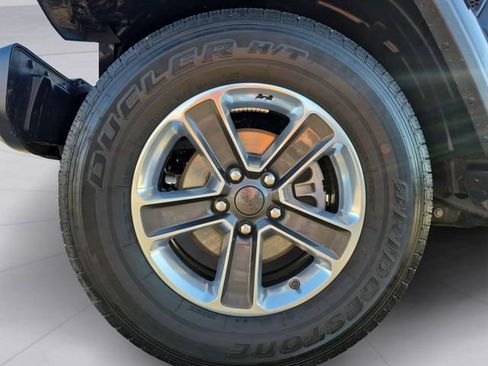 Used 2023 Jeep Wrangler Unlimited Sahara AWD/4WD image 9