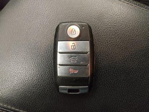 Used 2020 Kia Optima S image 32