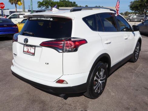 Used 2016 Toyota RAV4 LE FWD image 5