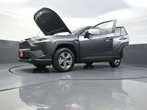 Used 2025 Toyota RAV4 LE AWD/4WD image 40