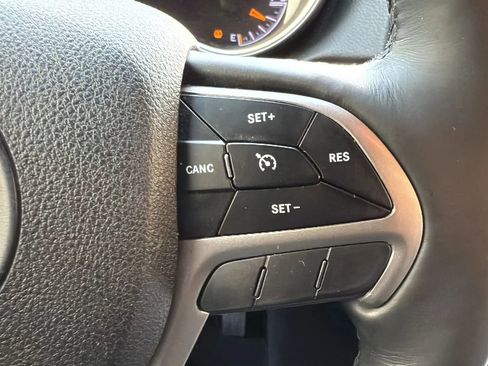 Used 2018 Jeep Grand Cherokee Limited AWD/4WD image 11