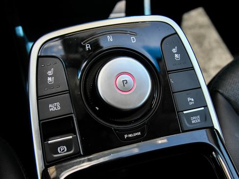 Used 2022 Kia Niro EX Premium FWD image 27