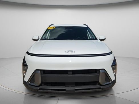Used 2024 Hyundai Kona SEL w/ Convenience Package FWD image 4