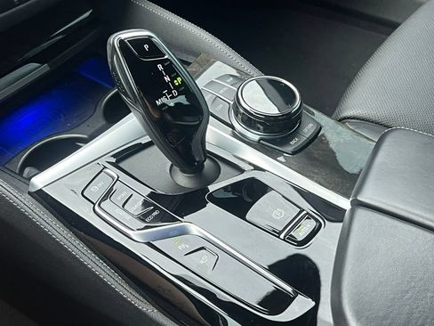 Used 2022 BMW M550i xDrive w/ Executive Package AWD/4WD image 32