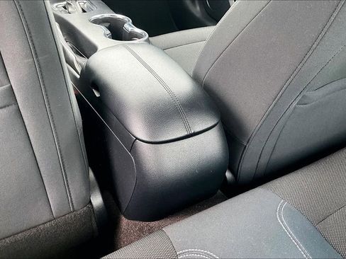 Used 2015 Ford Mustang V6 image 10