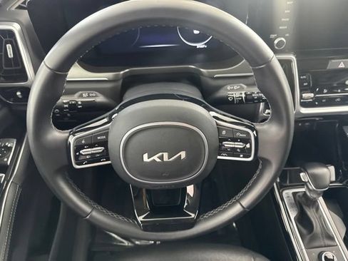Certified 2023 Kia Sorento SX AWD/4WD image 25