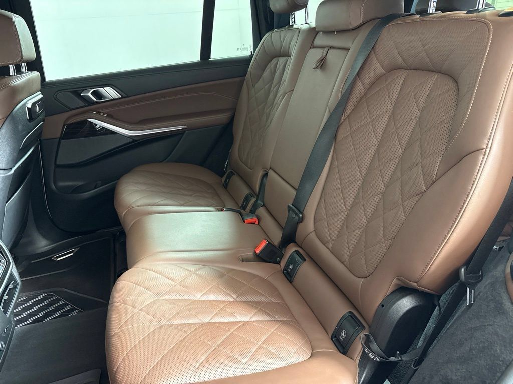 Certified 2024 BMW X7 xDrive40i w/ M Sport Package AWD/4WD image 30