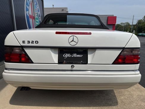 Used 1995 Mercedes-Benz E 320 Convertible image 9