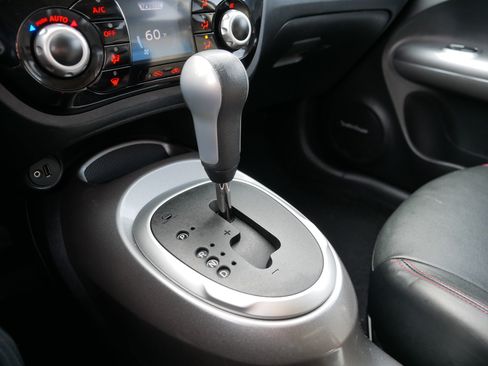 Used 2015 Nissan Juke SL image 24