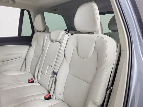 Used 2020 Volvo XC90 T5 Momentum image 13