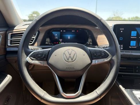 Used 2024 Volkswagen Atlas SE FWD image 26