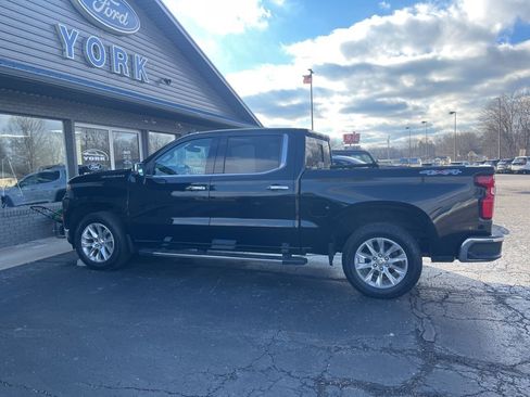 Used 2019 Chevrolet Silverado 1500 LTZ w/ LTZ Convenience Package image 3