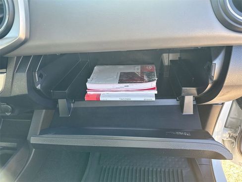 Used 2022 Toyota Tacoma SR5 w/ Technology Package image 35