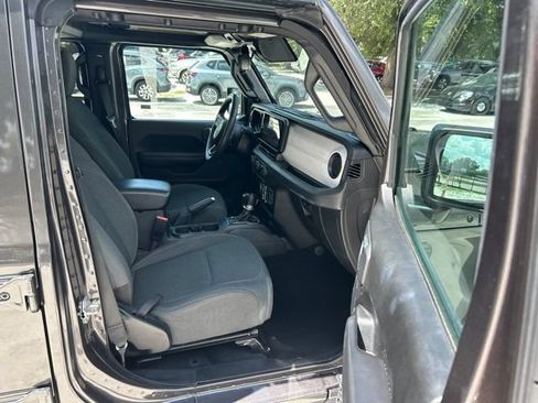 Used 2024 Jeep Wrangler Unlimited Sport AWD/4WD image 9