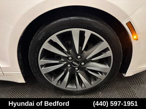 Used 2018 Lincoln MKZ Select w/ Select Plus Package AWD/4WD image 31