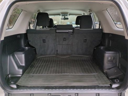 Used 2016 Toyota 4Runner SR5 image 13