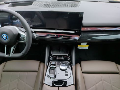 New 2027 BMW i5 M60 w/ M Sport Package AWD/4WD image 35