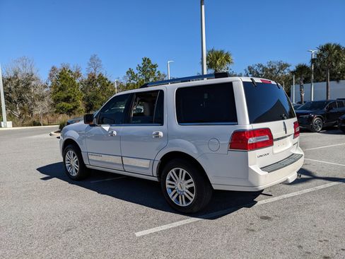 Used 2010 Lincoln Navigator Base image 6