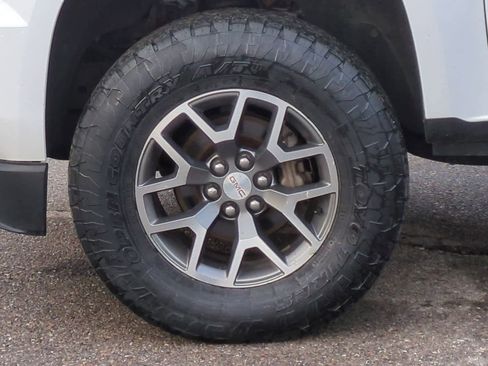 Used 2017 GMC Canyon SLE w/ All Terrain Package image 14