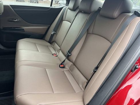 Used 2025 Lexus ES 300h w/ Premium Package FWD image 22