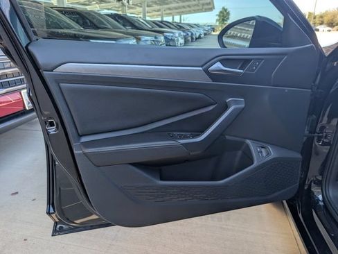 Used 2024 Volkswagen Jetta SE w/ Panoramic Sunroof Package FWD image 23