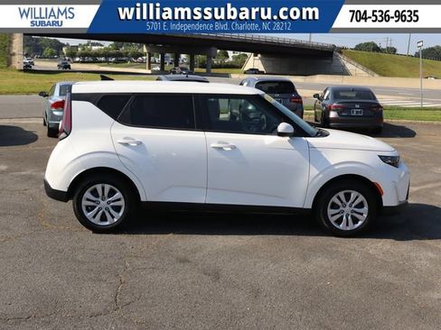 Used 2024 Kia Soul LX FWD image 9