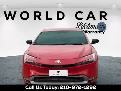 Used 2024 Toyota Prius XLE FWD image 11