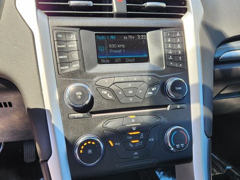 Used 2014 Ford Fusion SE FWD image 21