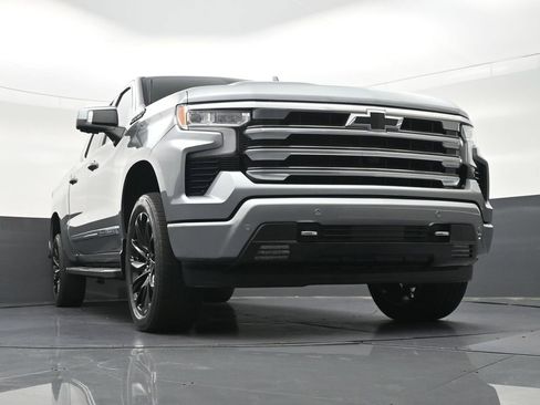 Used 2024 Chevrolet Silverado 1500 High Country w/ Technology Package RWD image 33