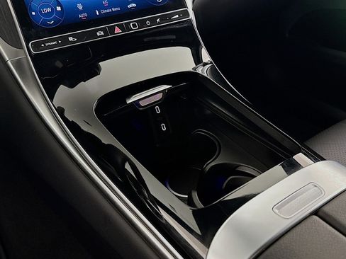 Certified 2026 Mercedes-Benz GLC 300 image 7