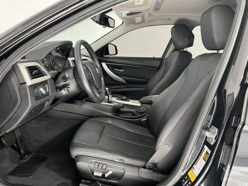 Used 2018 BMW 320i xDrive Sedan w/ Convenience Package image 11