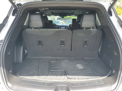 Used 2024 Buick Enclave Avenir w/ Avenir Technology Package image 9