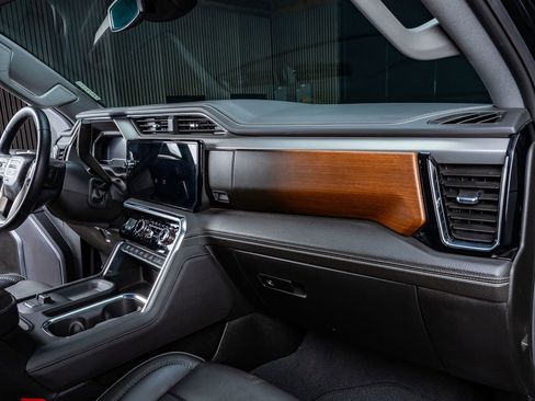 Used 2025 GMC Sierra 2500 Denali image 18