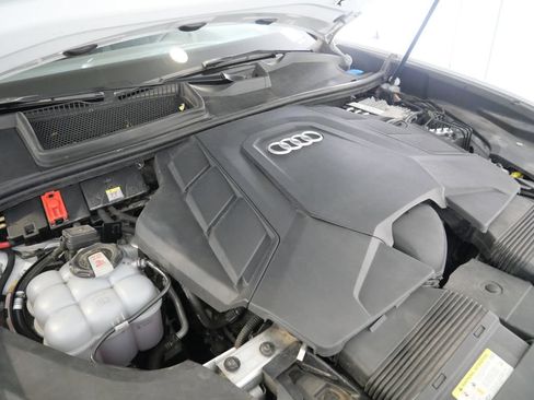 Used 2021 Audi Q8 Premium Plus AWD/4WD image 10