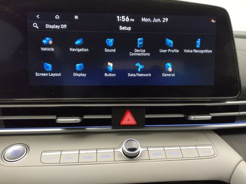Used 2025 Hyundai Elantra Limited FWD image 25