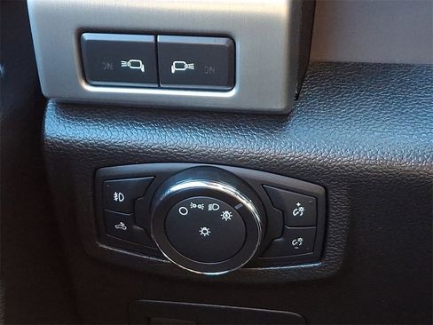 Certified 2018 Ford F150 Platinum w/ Equipment Group 701A Luxury image 26