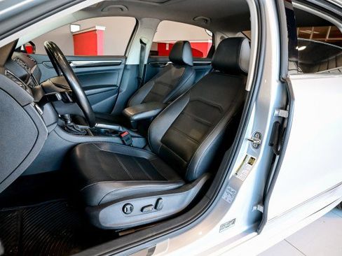 Used 2019 Volkswagen Passat 2.0T SE R-Line FWD image 14