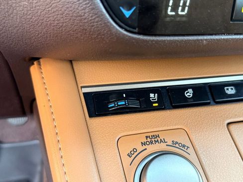 Used 2018 Lexus ES 350 w/ Ultra Luxury Package image 7