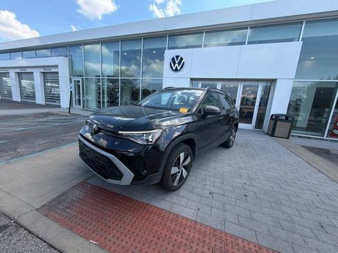 Certified 2025 Volkswagen Taos S AWD/4WD image 3