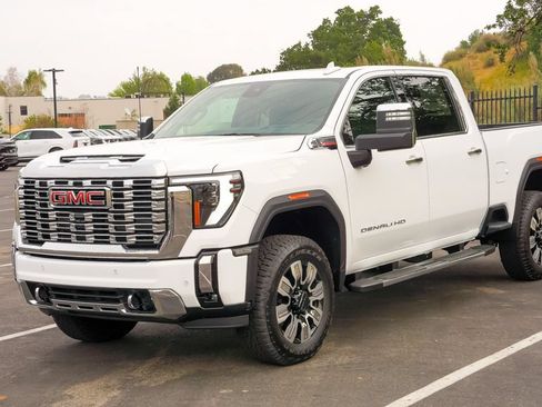 New 2026 GMC Sierra 2500 Denali w/ Denali Reserve Package AWD/4WD image 3
