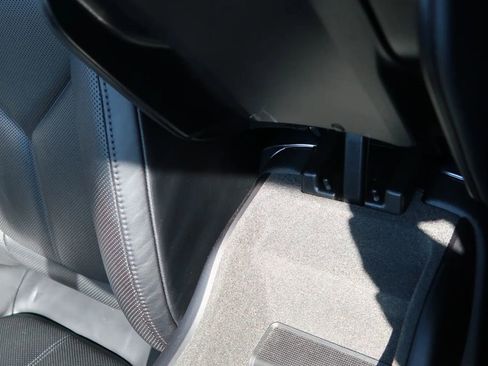 Used 2018 Porsche Cayenne S image 32