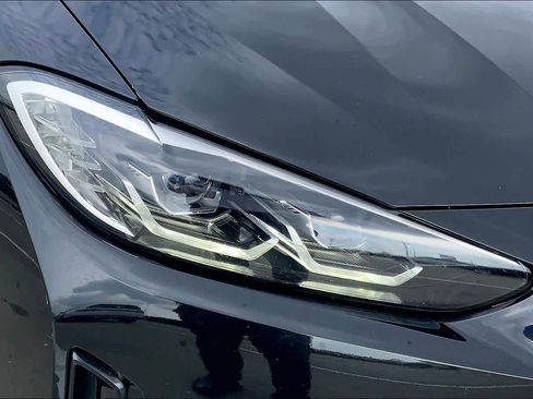 Used 2024 BMW i4 eDrive40 image 27