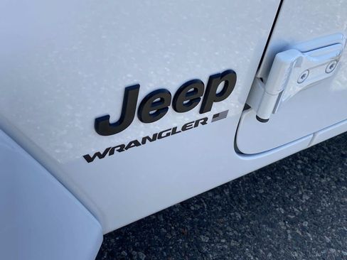 Certified 2025 Jeep Wrangler Unlimited Sahara AWD/4WD image 10