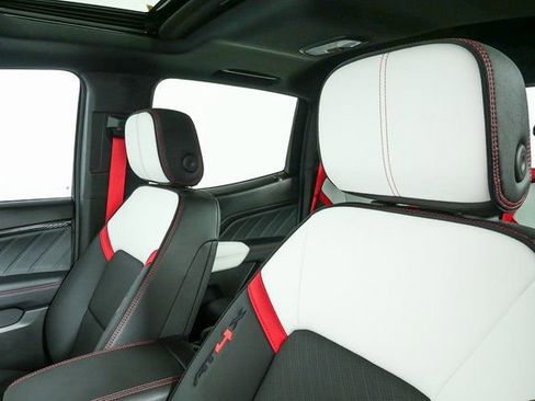 New 2025 GMC Canyon AT4 w/ AT4X Package image 5