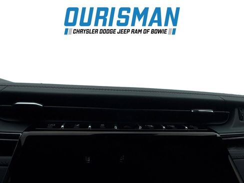 New 2025 Jeep Grand Cherokee Summit image 16