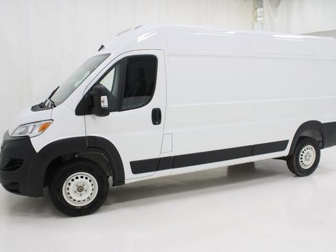 Used 2025 RAM ProMaster 2500 w/ Storage Group image 2