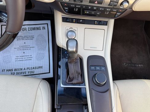 Used 2018 Lexus ES 350 w/ Premier Package FWD image 29