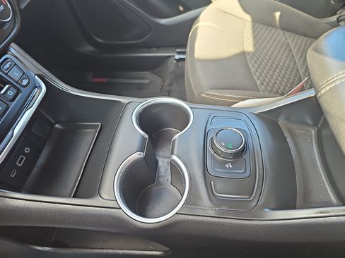Used 2019 GMC Terrain SLE w/ Black Edition FWD image 28