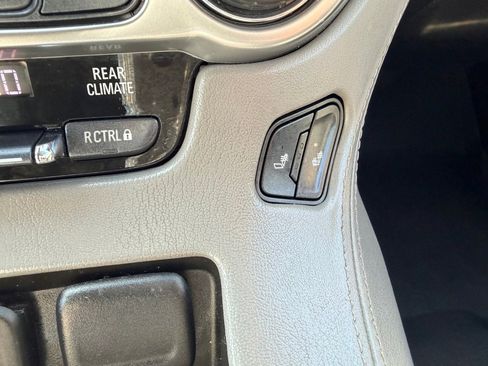 Used 2019 Chevrolet Tahoe LT image 29