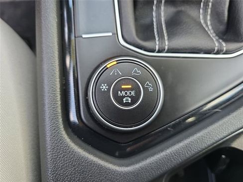 Used 2025 Volkswagen Taos S image 21